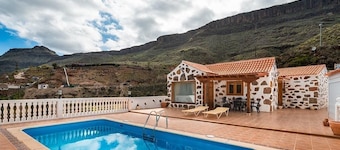 Finca Artemi - Canarian Style farmhouse with private pool