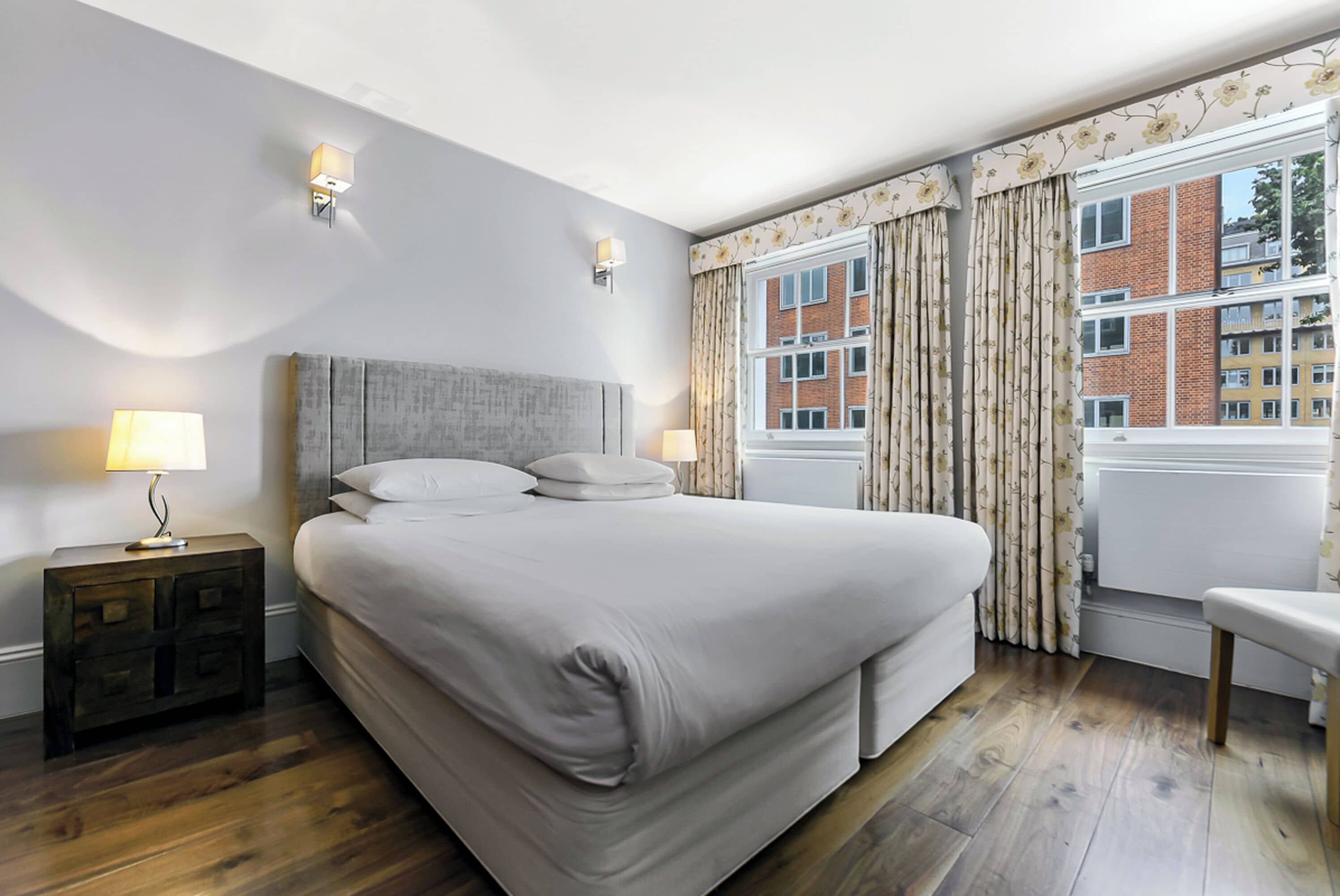 尊荣公寓 | 高档床上用品、Select Comfort 床、客房内保险箱、特色装修