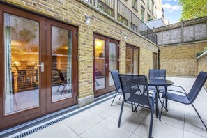 Premium Apartment, 2 Bedrooms | Terrace/patio - Tavistock Place Apartments (London)