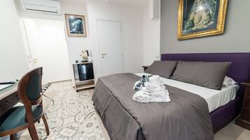 In-room safe, desk, blackout curtains, free WiFi