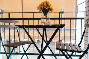 Habitación doble Deluxe, balcón | Balcón