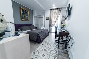Deluxe Double Room, Balcony | In-room safe, desk, blackout drapes, free WiFi - Le Berceau Di Salvatore De Tommaso (Naples)