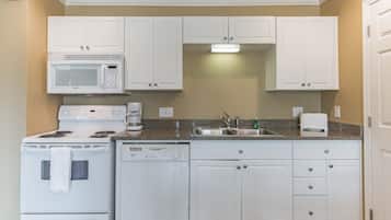 Condo, 2 Bedrooms | Private kitchen | Fridge, oven, coffee/tea maker, toaster