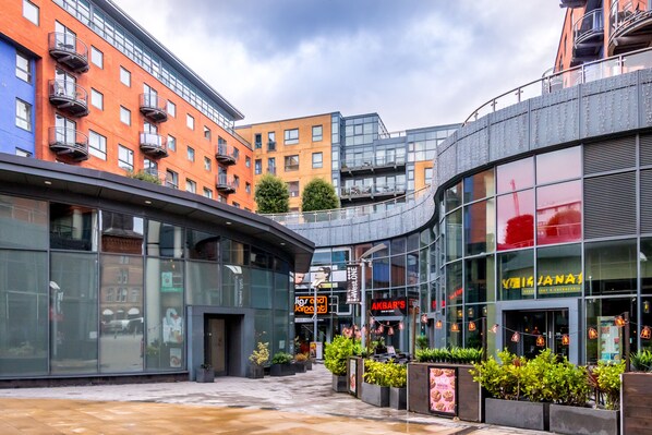 Exterior - ♡ WOW ♡ Stylish 2Bed. 2Bath City Centre (Sheffield)