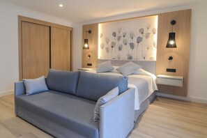 In-room safe, desk, free WiFi, bed sheets