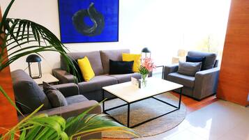 Coin salon dans le hall