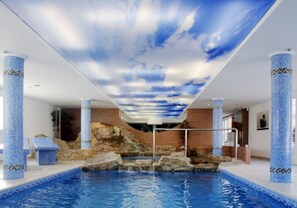 Een sauna, een stoombad, diepe bindweefselmassages, sportmassages