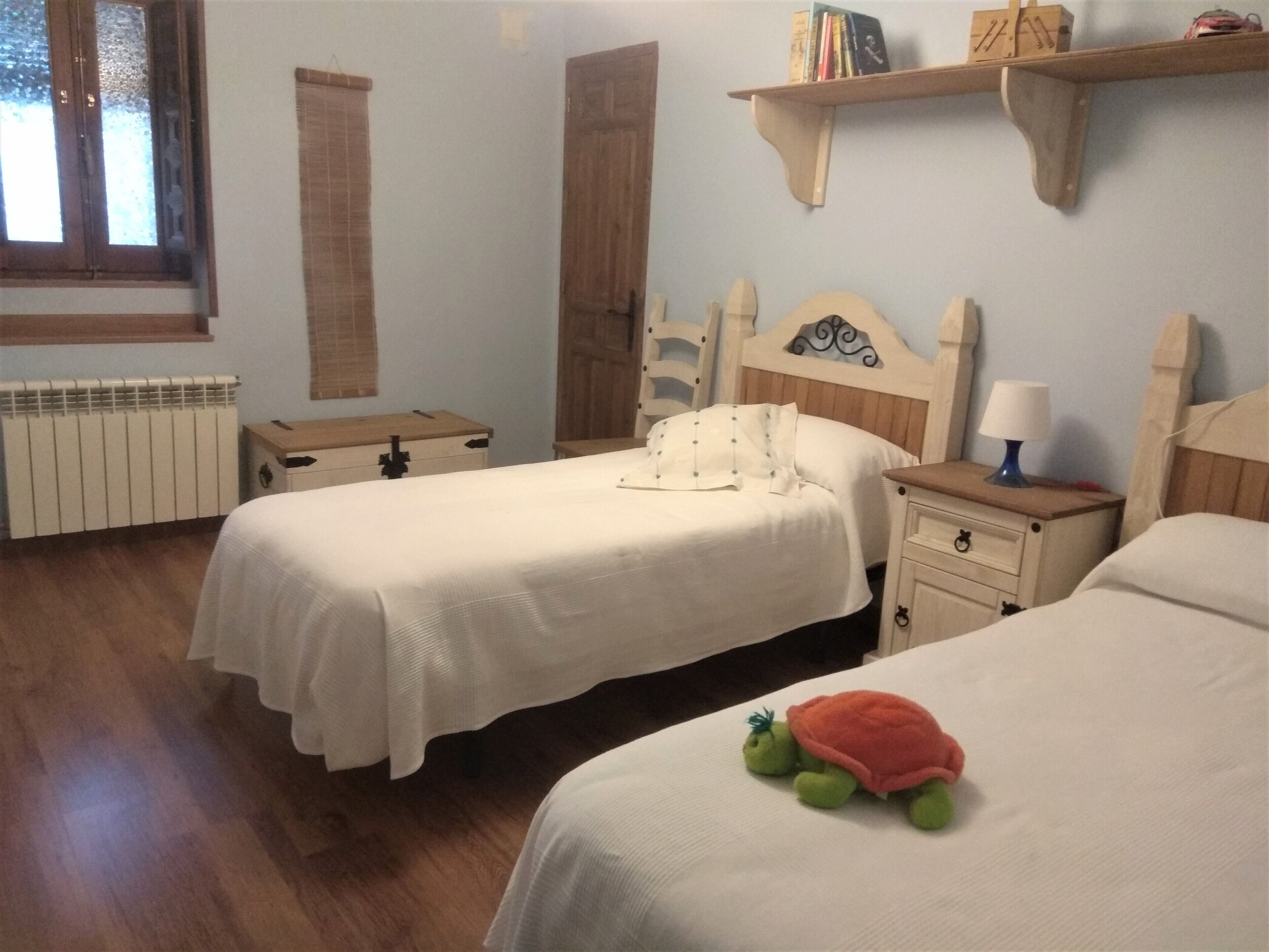 3 chambres, fer et planche à repasser, draps fournis