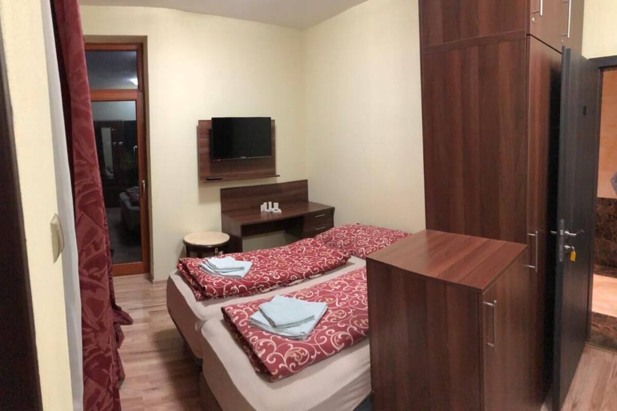 Suite | Wi-Fi gratis dan seprai linen