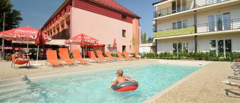 Seasonal outdoor pool