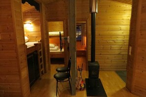 Family Cabin (Cleaning, bed linen & towels excluded) | 2 bedrooms, free cribs/infant beds, free WiFi, bed sheets