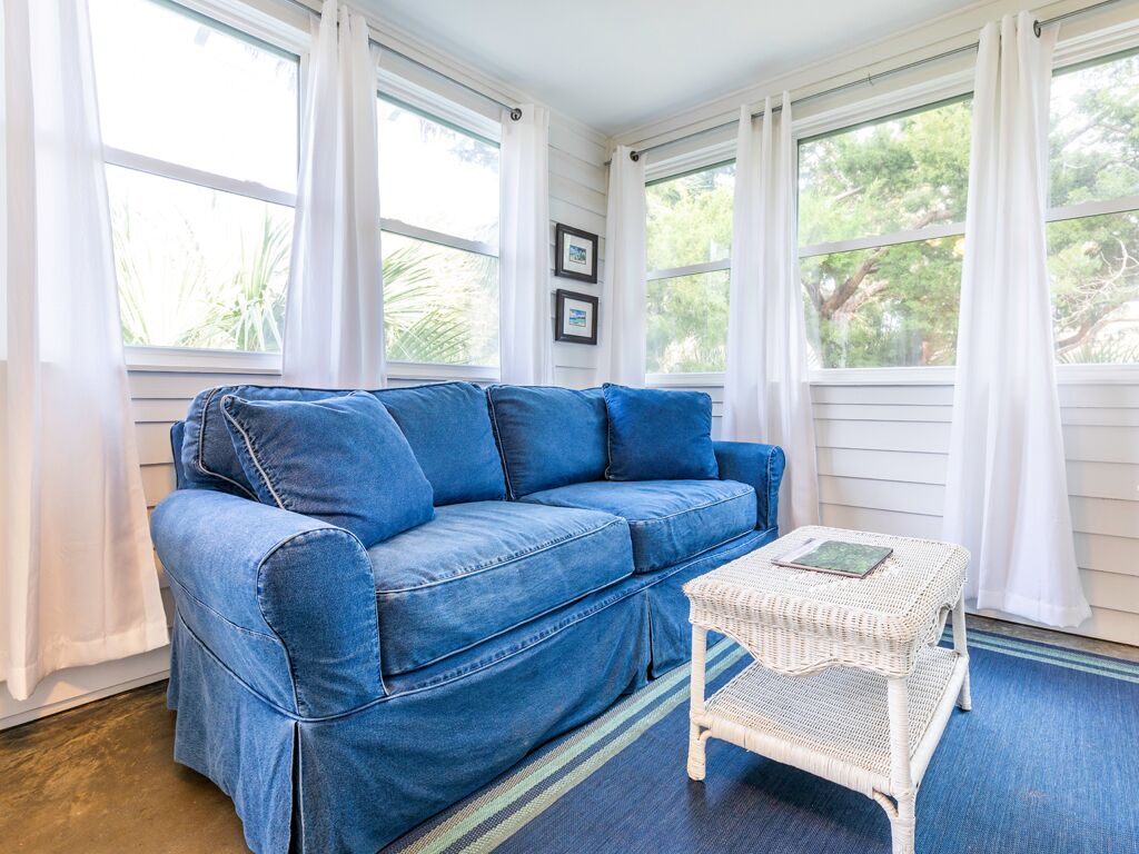 Whelk Come Inn | Charming Cottage, Near Beach!