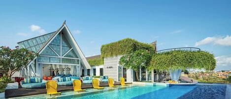 2 AuĂenpools, LiegestĂŒhle