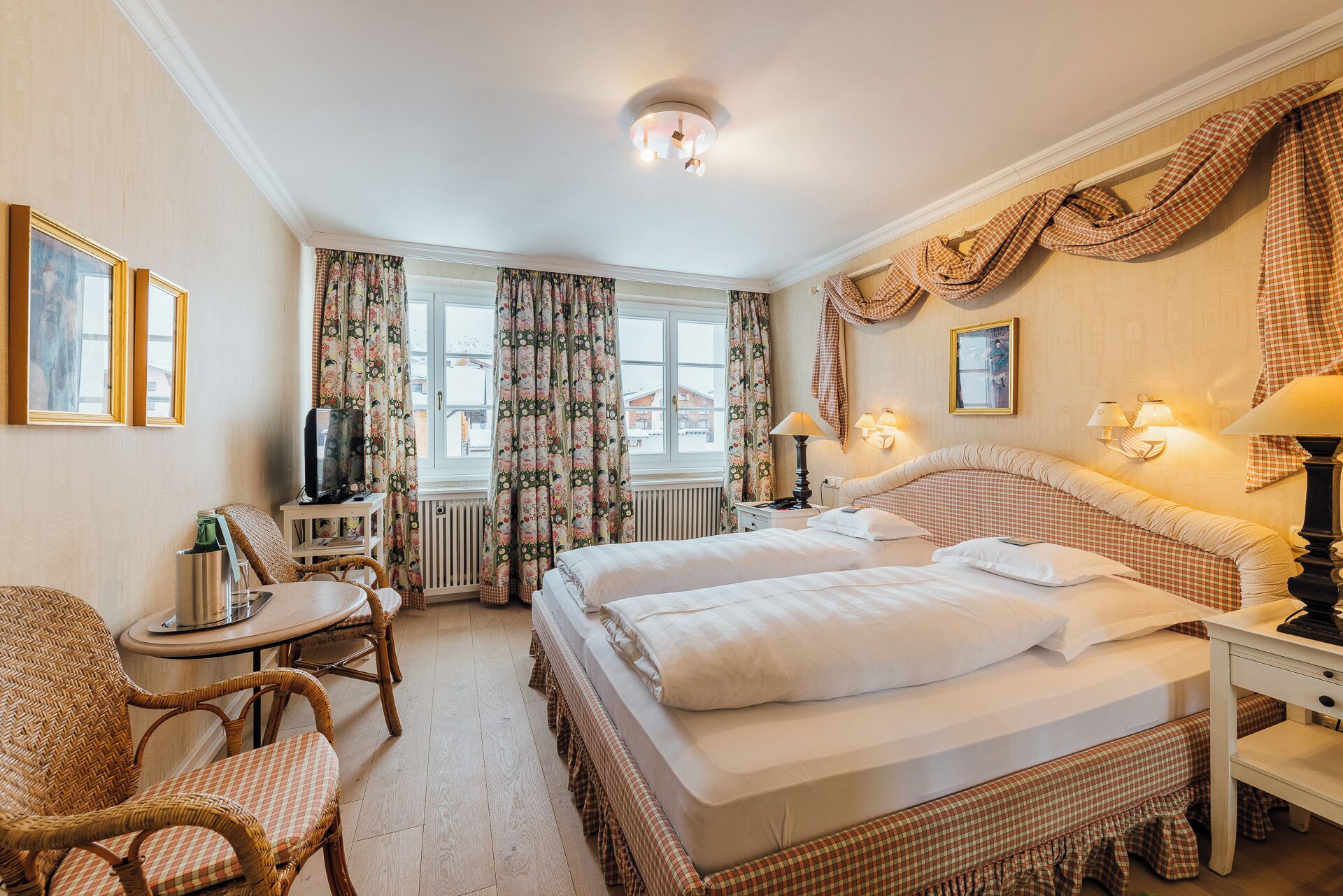 Economy Double Room | In-room safe, individually decorated, individually furnished, desk