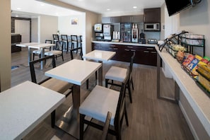 Free daily on-the-go breakfast - Days Inn by Wyndham Galt/Elk Grove South (Galt)