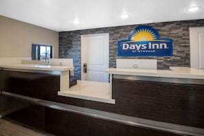 Lobby - Days Inn by Wyndham Galt/Elk Grove South (Galt)