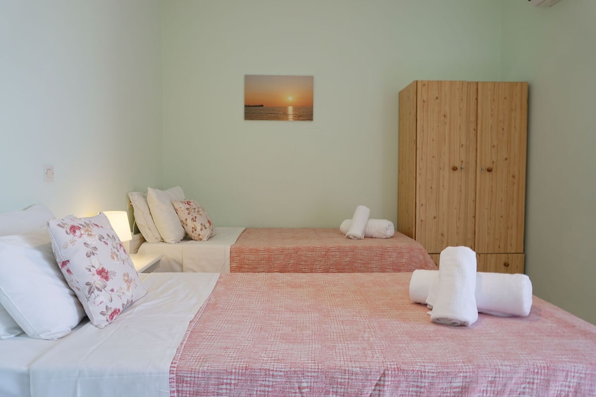 1 habitación y caja de seguridad en la habitación