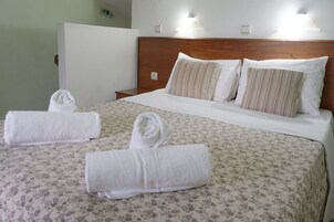 Family Duplex, 1 Bedroom, Pool View | In-room safe, iron/ironing board, free WiFi, bed sheets