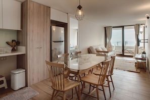 Apartamento estándar | Servicio de comidas en la habitación
