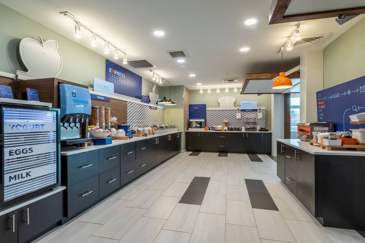 free daily continental breakfast