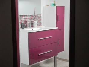 Fridge, microwave, espresso maker, coffee/tea maker - Chambre et Appartement Zen de Beauval (Seigy)