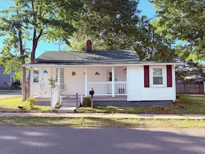 Exterior - Updated home 2 blocks from water in Colonial Beach-come visit Driftwood Cottage! (Colonial Beach)