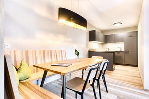 Apartment (Typ 4) | In-room dining - Am Gehren - Arlberg Appartements (Steeg)
