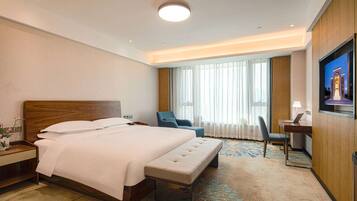 Room, 1 King Bed, Smoking | Desk, soundproofing, free WiFi, bed sheets