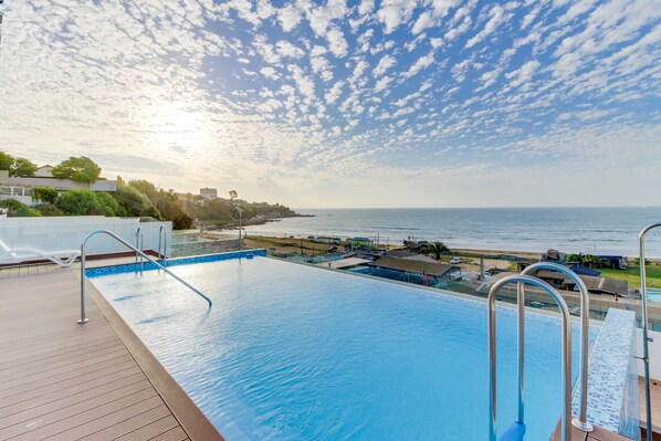 Seasonal outdoor pool - L'ocean Pacifique (Concon)