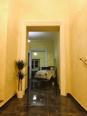 ヘアドライヤー、ビデ、タオル、石鹸