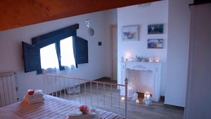 Habitación triple | Escritorio, wifi gratis y ropa de cama