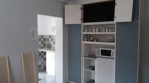 Deluxe-Zimmer (2) | Eigene Küche | Kühlschrank, Mikrowelle, Wasserkocher, Toaster