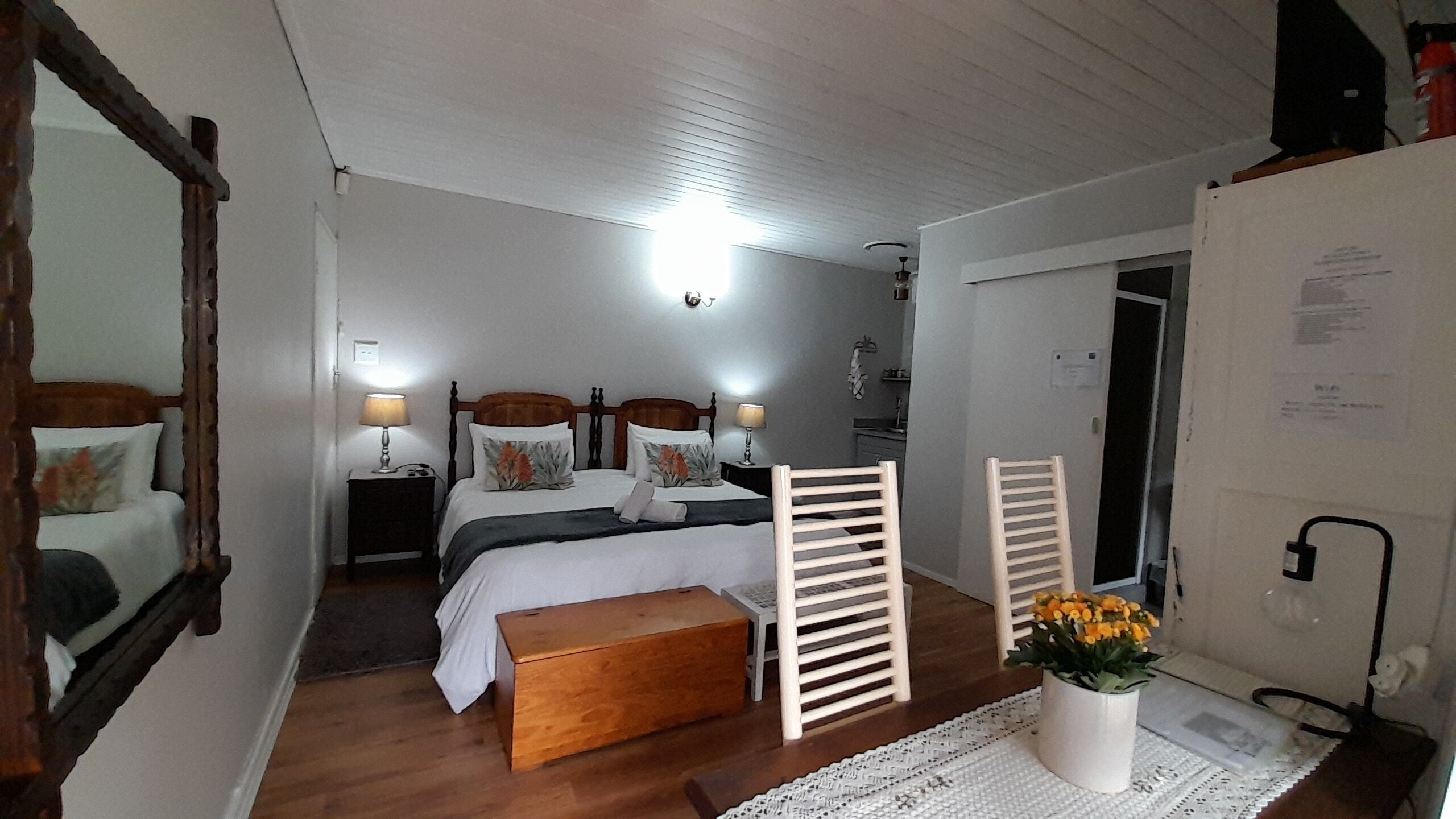 Habitación Deluxe (3) | Cortinas opacas, wifi gratis, ropa de cama