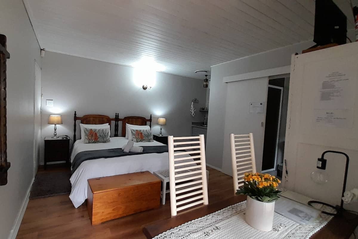 Deluxe Room (3)