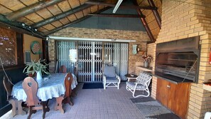 Bachelor Flat | Terras
