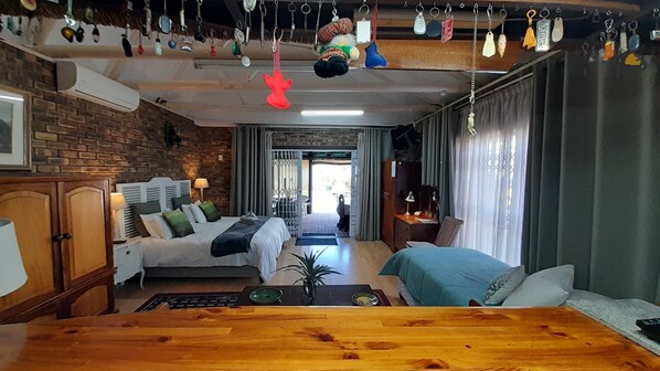 Bachelor Flat | Verdunkelungsvorhänge, kostenloses WLAN, Bettwäsche