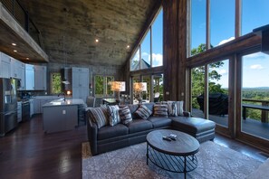 Smart TV, fireplace, DVD player - Modern Mountain Luxury with Lake Views w/ Hot Tub (McHenry)