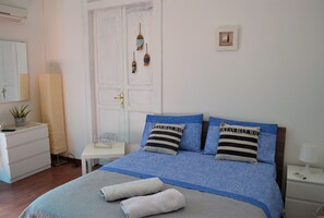 Economy-Doppelzimmer, Gemeinschaftsbad | Individuell dekoriert, individuell eingerichtet