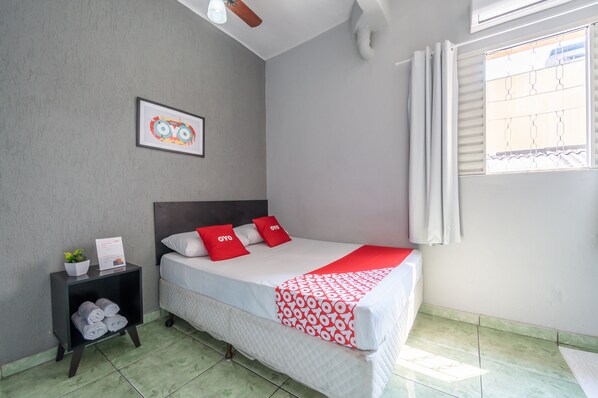 Free WiFi, bed sheets