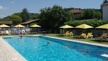 Piscine extérieure (ouverte en saison)