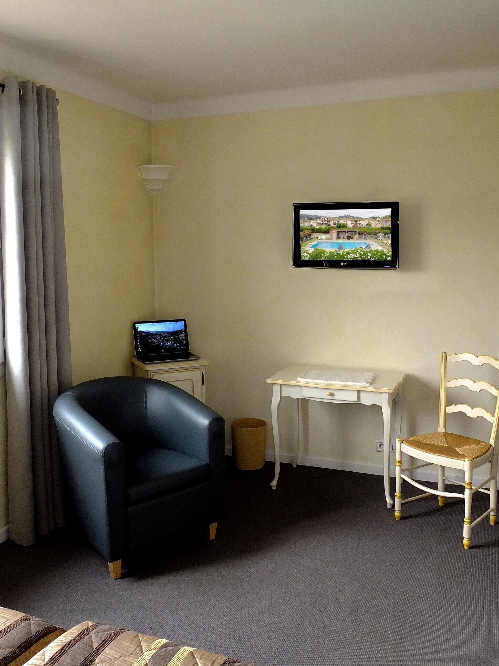 superior double or twin room | 1 bedroom, blackout curtains, free wifi