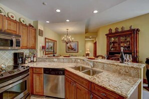 Family Condo | Private kitchen - Highlands Lodge In Beaver Creek (Avon)