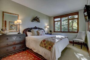 3 عدّة غرف نوم ومكواة/لوح كي وواي فاي مجانًا وملاءات أسرّة