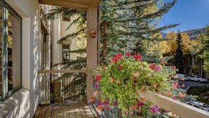 Porch - Highlands Lodge In Beaver Creek (Avon)