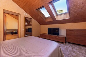 Luxury Apartment | 1 bedroom, minibar, soundproofing, free WiFi