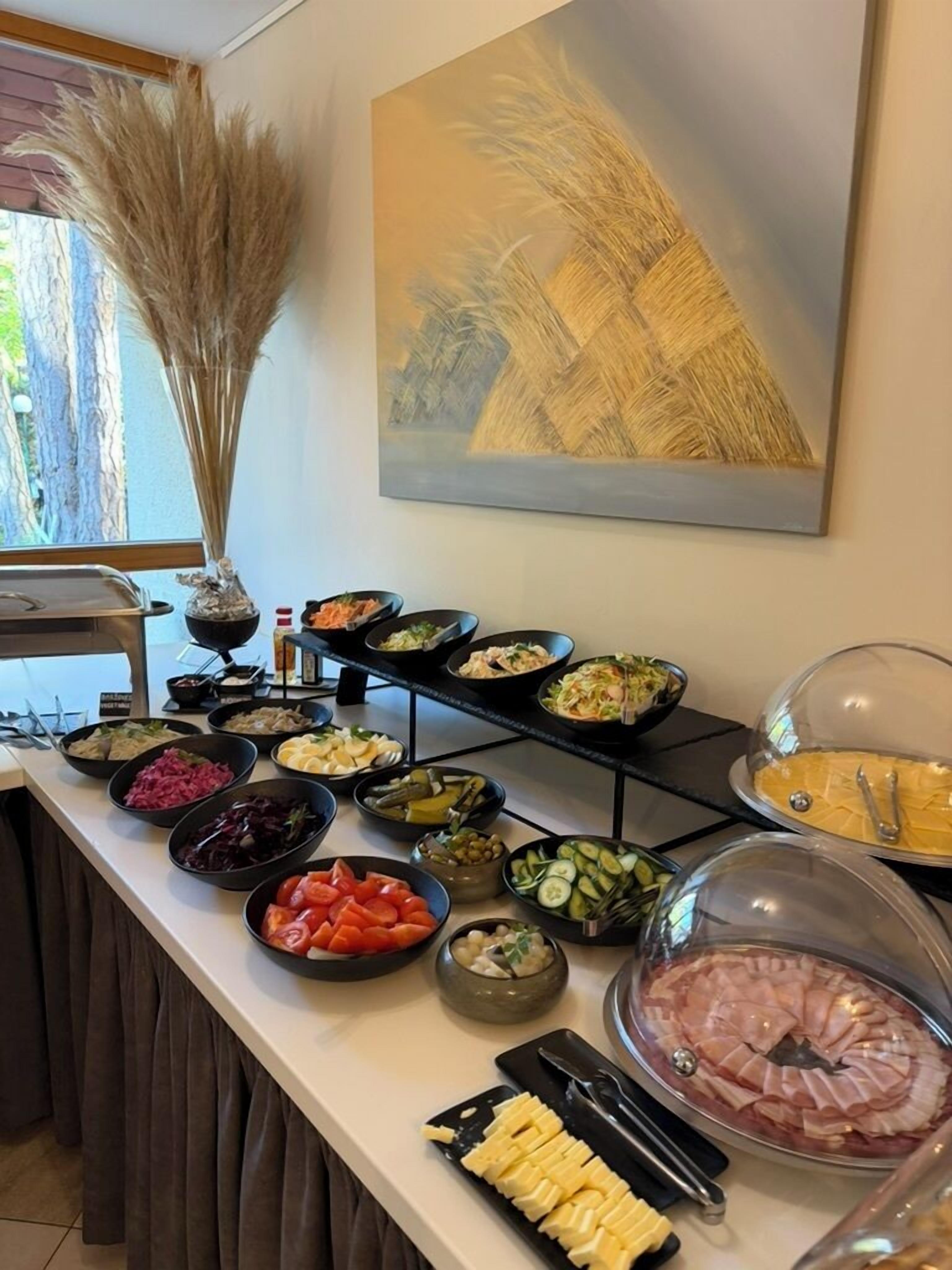 Frokostbuffé hver dag (mot et tillegg)