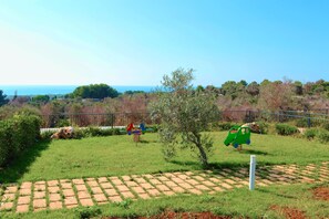 Children’s play area – outdoor - The Dream Residence 244 (Salve)