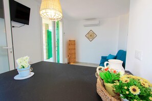 Apartment, 1 Schlafzimmer, Nichtraucher | Wohnbereich | Flachbildfernseher