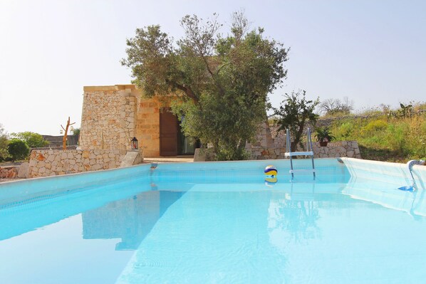 Außenpool (je nach Saison geöffnet)