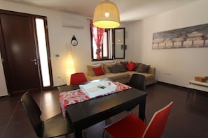 Villa, 3 Schlafzimmer, Nichtraucher | Wohnbereich | Flachbildfernseher